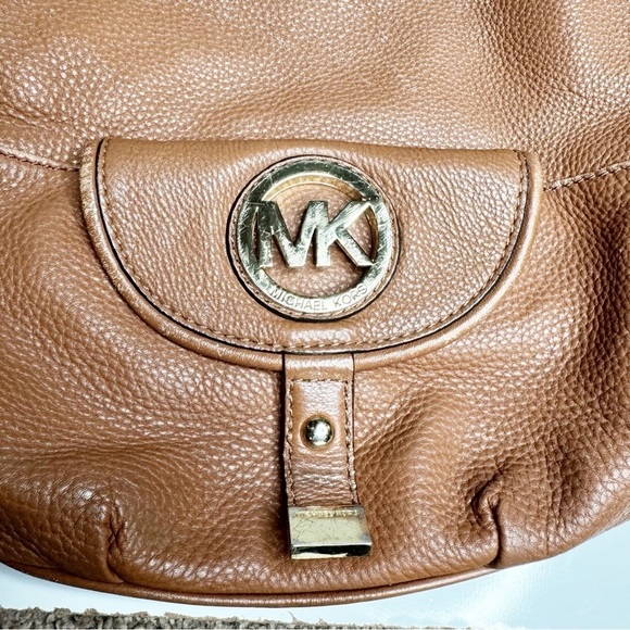 MICHAEL KORS "Fulton" Genuine‎ Pebbled Leather Medium-to-Large Tan Shoulder Bag - Picture 2 of 11